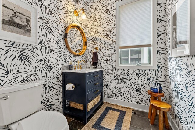 2625 Woodbridge Rd, Minnetonka Beach, MN 55391 - half bath with wallpapered walls and vanity