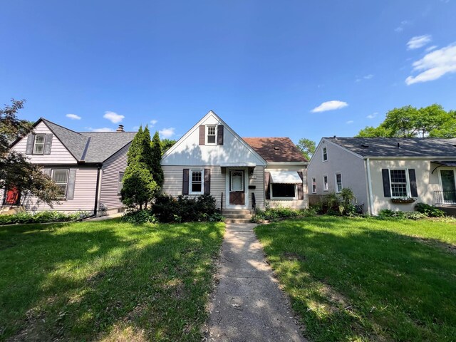 2849 Jersey Ave S, Saint Louis Park, MN 55426 - view of front of home with a front lawn