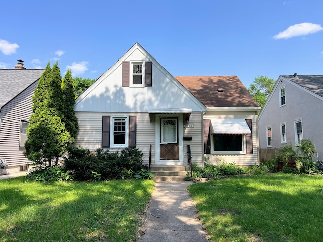 2849 Jersey Ave S, Saint Louis Park, MN 55426 - bungalow-style home featuring a front yard