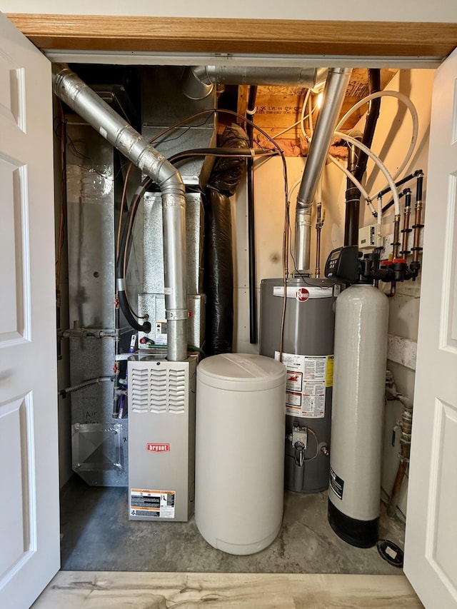 128 Oakmont Ln, Red Wing, MN 55066 - utility room featuring water heater