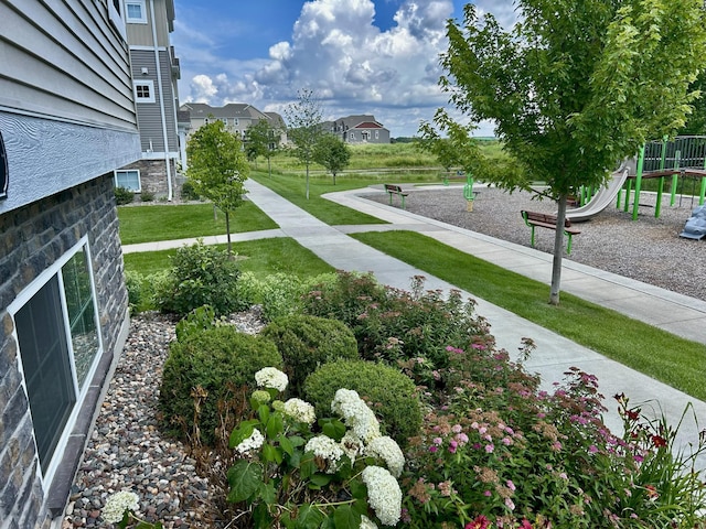 6921 Huckleberry Dr, Minnetrista, MN 55331 - view of grassy yard