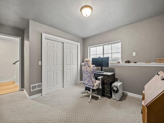 775 Roselyn Dr, Victoria, MN 55386 - office area with carpet flooring, baseboards, and visible vents