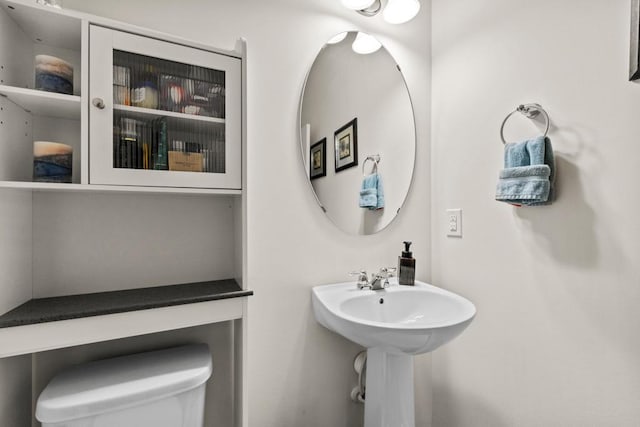 775 Roselyn Dr, Victoria, MN 55386 - bathroom with toilet