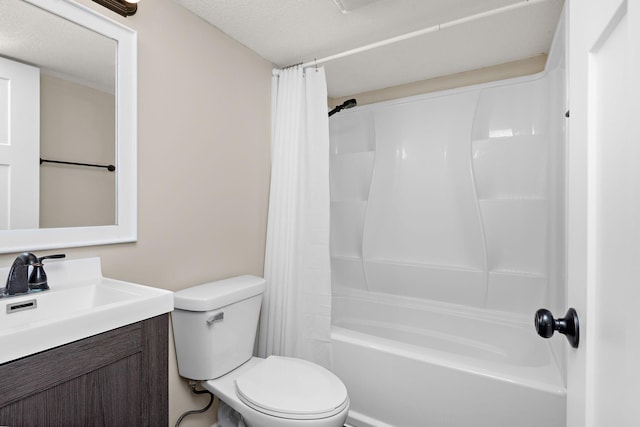 15320 90th St NE, Otsego, MN 55330 - bathroom featuring vanity and shower / tub combo with curtain