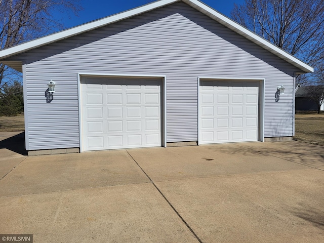 view of detached garage