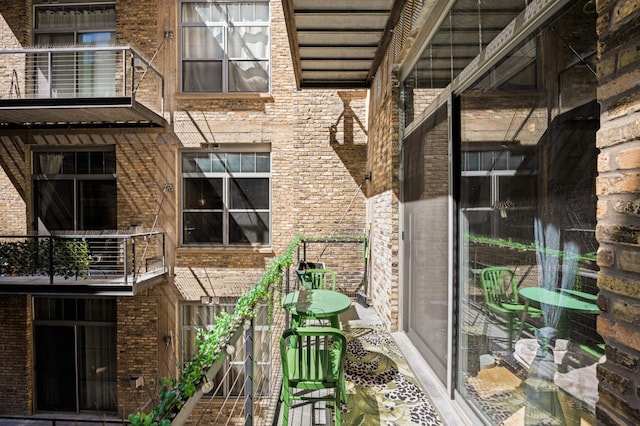 521 7th St Unit 311, Minneapolis, MN 55415 - view of balcony