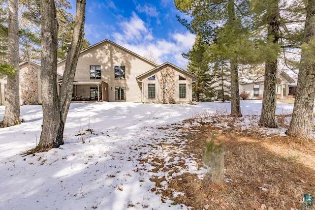 view of front of property