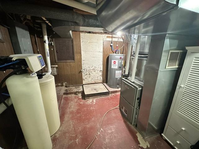 12787 Lumberjack Rd NW, Shevlin, MN 56676 - utility room with electric water heater