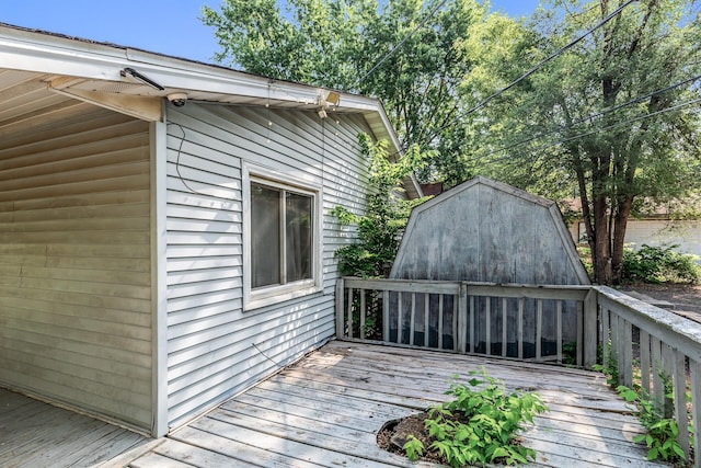 184 Baker St E, Saint Paul, MN 55107 - view of wooden terrace