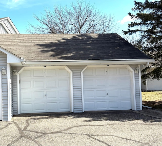view of detached garage
