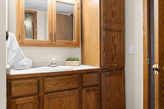 7165 Upper 157th St W, Apple Valley, MN 55124 - bathroom featuring vanity