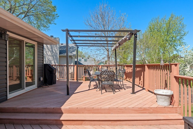 7165 Upper 157th St W, Apple Valley, MN 55124 - deck featuring outdoor dining area