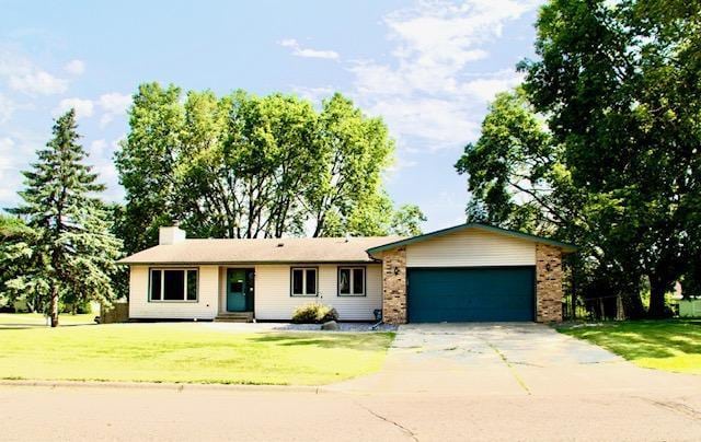 1395 Oakwood Ln, Owatonna, MN 55060 - photo 1