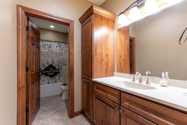 190 Stony Creek Rd, Mankato, MN 56001 - full bath with vanity, toilet, tile patterned flooring, and shower / bath combination with curtain