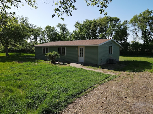 482 US Highway 12, Ortonville, MN 56278 - view of front of house with a front lawn and cooling unit