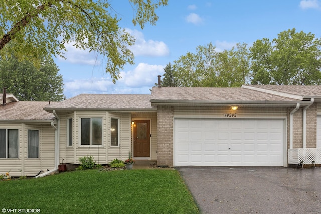 14242 Glencove Trl, Apple Valley, MN 55124 - photo 1