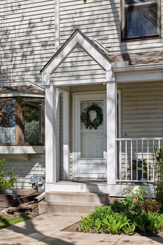 property entrance with a porch