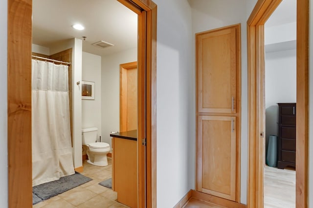 full bathroom with visible vents, a shower with curtain, toilet, recessed lighting, and tile patterned flooring