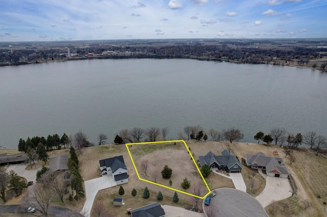 432 Lake Ct, Winsted, MN 55395