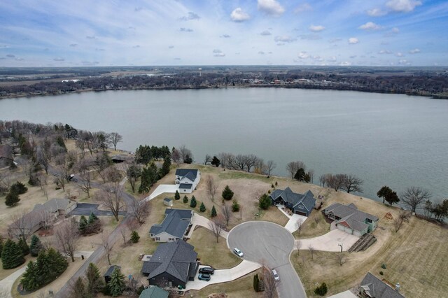 432 Lake Ct, Winsted, MN 55395