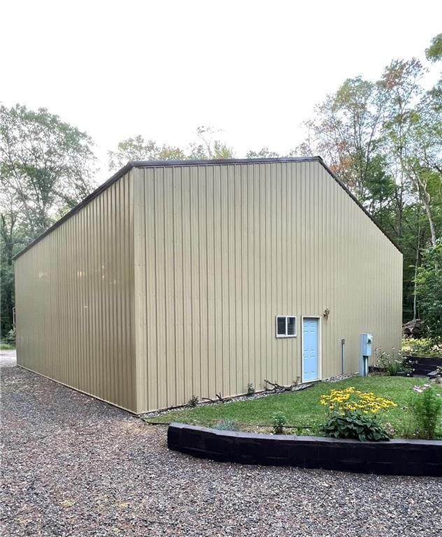 view of outdoor structure