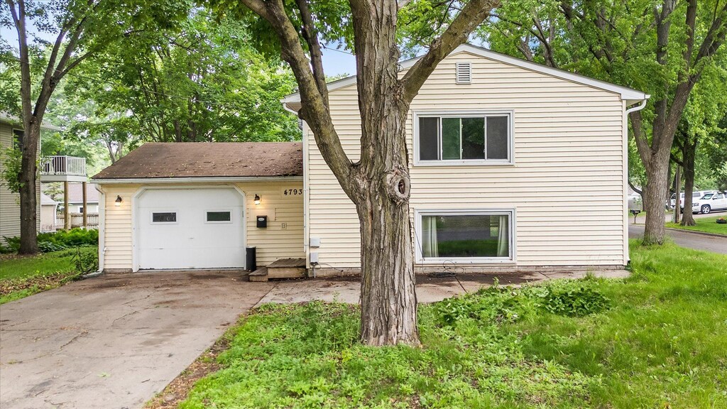 4793 Campbell Ave, White Bear Lake, MN 55110 - photo 1