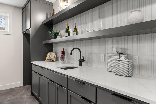 5012 Hankerson Ave, Edina, MN 55436 - indoor wet bar with baseboards