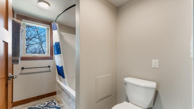 12468 Hermosa Beach Rd NW, Alexandria, MN 56308 - bathroom with toilet, shower / bath combo, and baseboards