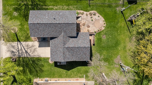 aerial view of property and surrounding area