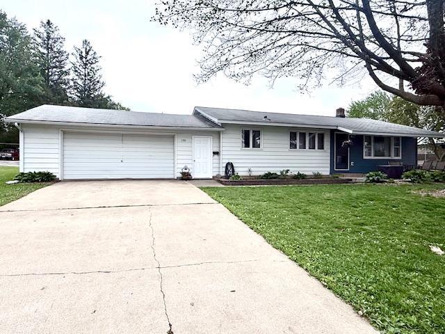 106 Mcphail Ave N, Caledonia, MN 55921 - ranch-style house featuring driveway, a front yard, and an attached garage