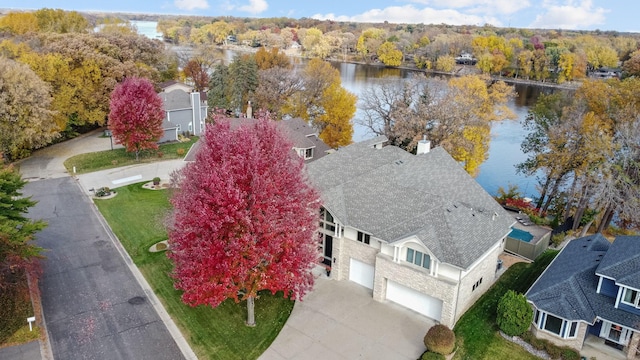 bird's eye view featuring a water view