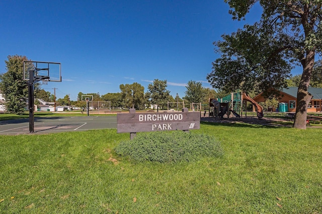 3011 Brunswick Ave S, Saint Louis Park, MN 55416 - view of sport court with a yard and community basketball court