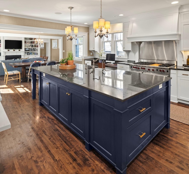 2774 Lake Of The Isles Pkwy, Minneapolis, MN 55416 - kitchen featuring a chandelier, premium range hood, white cabinets, crown molding, and premium range
