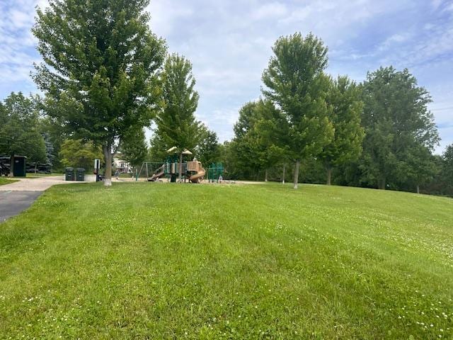 17299 66th Pl N, Maple Grove, MN 55311 - view of grassy yard