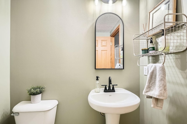 13397 Europa Ct N Unit 5, Hugo, MN 55038 - half bathroom with toilet and a sink