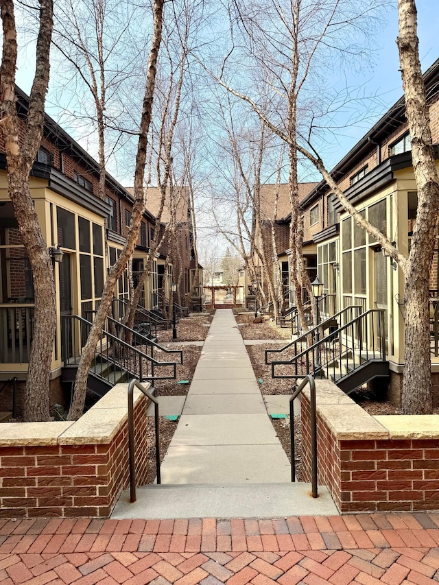 831 River Mews Ct, Minneapolis, MN 55414 - surrounding community with a residential view