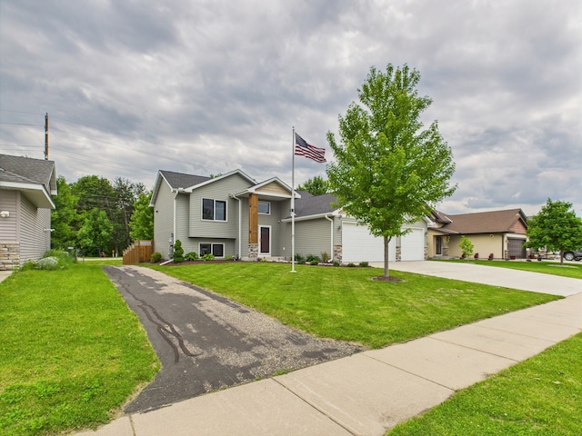 1214 Olivia St SE, New Prague, MN 56071 - tri-level home with driveway and a garage