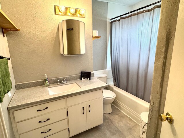 109 Rocket Dr, Badger, MN 56714 - full bath featuring toilet, a textured wall, vanity, and shower / tub combo with curtain