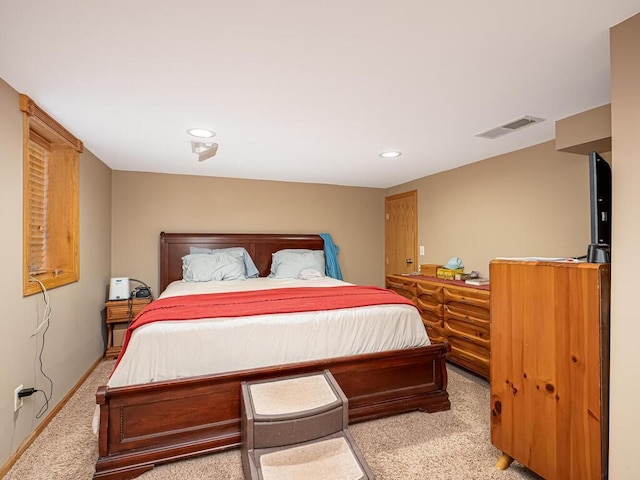 bedroom with carpet flooring, visible vents, baseboards, and recessed lighting