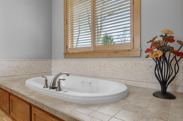 623 Shore Dr, Forest Lake, MN 55025 - bathroom featuring a garden tub