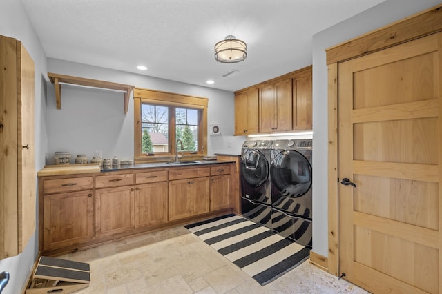 623 Shore Dr, Forest Lake, MN 55025 - washroom with independent washer and dryer, visible vents, cabinet space, a sink, and recessed lighting