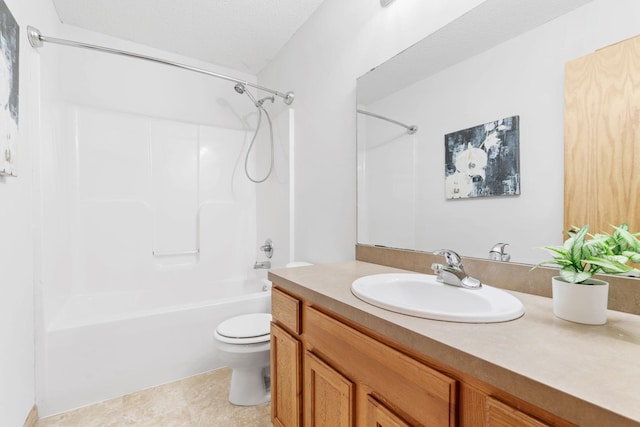 12172 Waconia St NE Unit C, Blaine, MN 55449 - bathroom with toilet, washtub / shower combination, and vanity