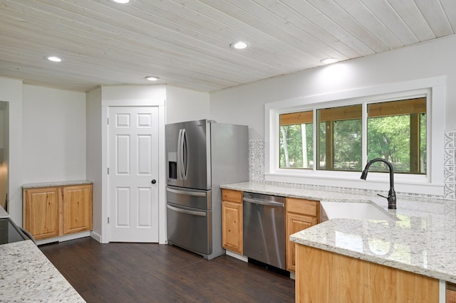 24182 184th St NW, Orrock Twp, MN 55309 - kitchen featuring stainless steel appliances, a sink, dark wood-type flooring, recessed lighting, and wooden ceiling