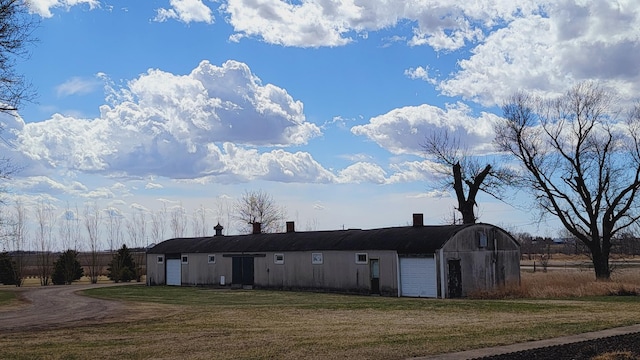 view of outdoor structure with an outdoor structure