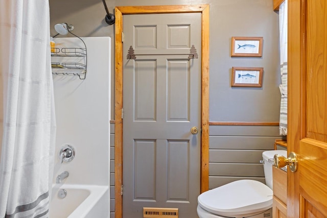 45570 Star Lake Rd, Marcell, MN 56657 - full bath featuring toilet, shower / tub combo, visible vents, and a wainscoted wall