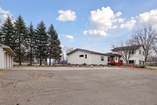 34115 Malmberg Ave, Chisago Lake Twp, MN 55045 - view of side of home featuring driveway