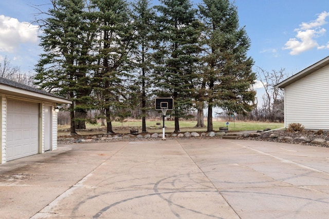 34115 Malmberg Ave, Chisago Lake Twp, MN 55045 - view of sport court