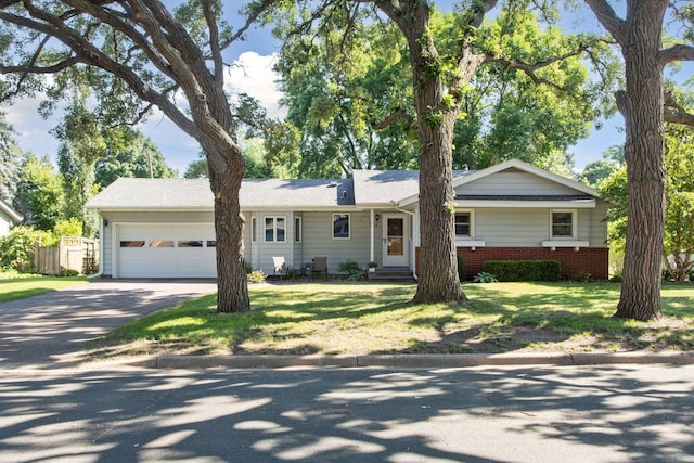 717 Navajo Ln, Mendota Heights, MN 55120 - photo 1