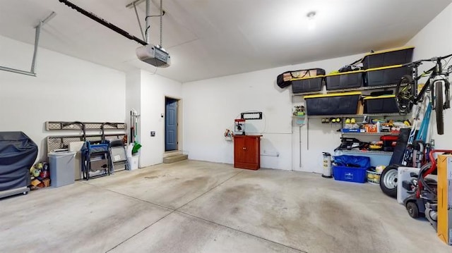 11373 Balsam Way, Woodbury, MN 55129 - garage with a garage door opener
