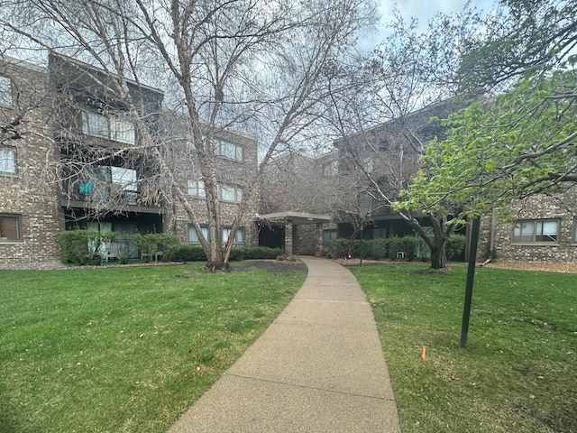 4120 Parklawn Ave Unit 134, Edina, MN 55435 - view of community featuring a yard